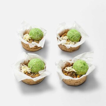 Mini Poke Bowl mit geräucherter Forellen Creme und Balsamico Linsen (4 Stück)