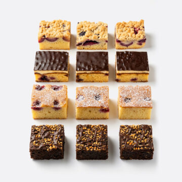 Platte mit gemischten Kuchen Stückchen (12 Stück)